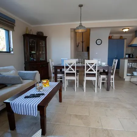 Villa Oaza *